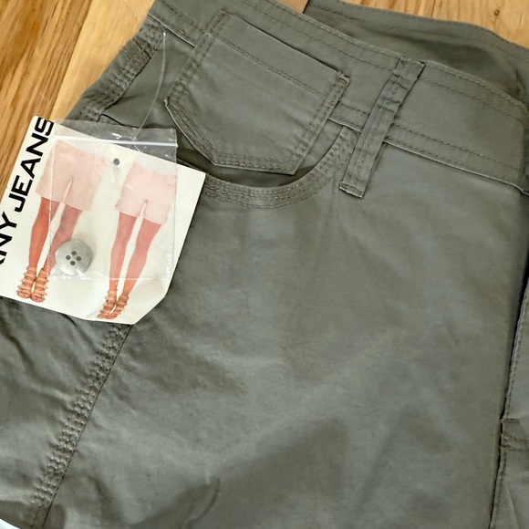 DKNY Convertible Army Green Shorts Size 2 - Picture 2 of 9